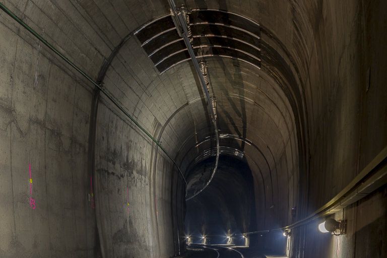 Fahrleitung Tunnels und Brücken Zentralbahn